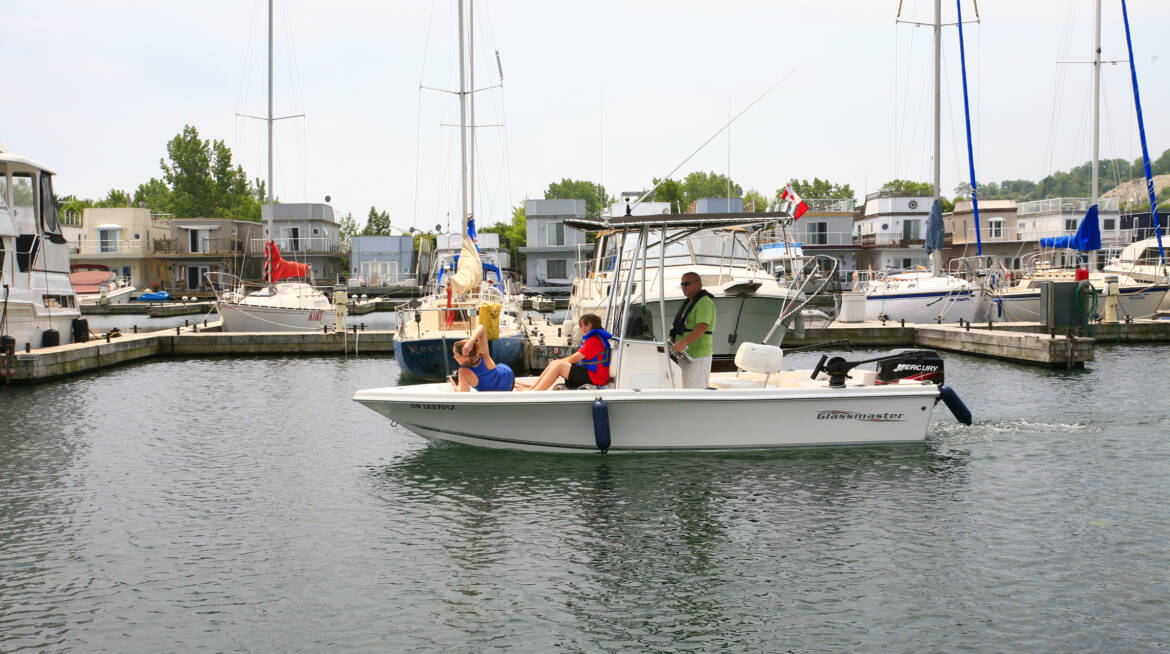 ImageLib9FamilyBoating.jpg